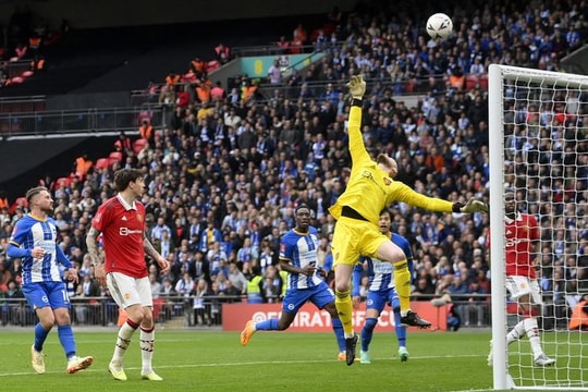 Man United vào chung kết FA Cup sau loạt luân lưu