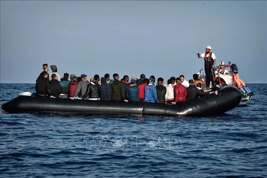 Phát hiện thêm 11 thi thể trong vụ đắm tàu ngoài khơi Libya