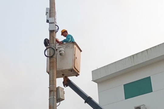 Lắp bổ sung, nâng cấp nhiều trạm thu phát sóng di động khu vực phố đi bộ Bạch Đằng