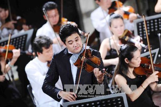 Nghệ sĩ violin Bùi Công Duy được phong hàm Giáo sư danh dự quốc tế