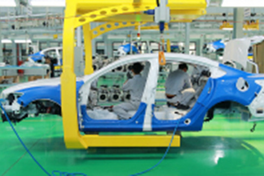Bộ Công thương ủng hộ giảm 50% phí trước bạ với xe trong nước