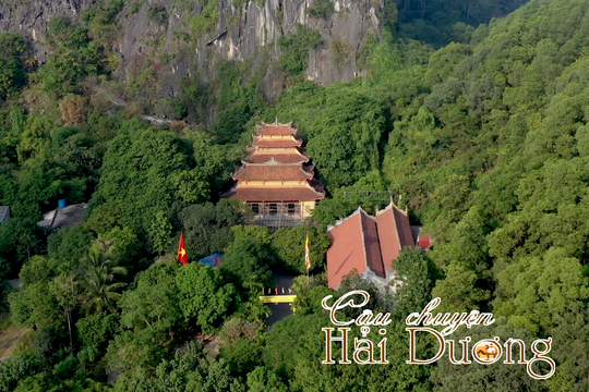 Kỳ bí ngôi chùa dưới chân núi chứa cổ vật vạn năm