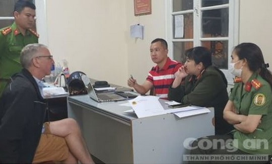 Đà Lạt: Bắt khẩn cấp nghi phạm người nước ngoài sát hại vợ người Việt