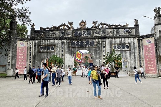 38,000 visitors flock to Hai Duong during holidays