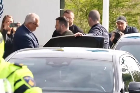 Tổng thống Zelensky thăm Tòa án Hình sự quốc tế ở The Hague, "tìm công lý" cho Ukraine