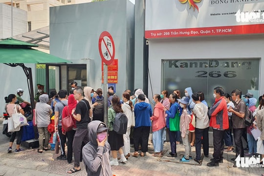 Khách hàng tố Manulife và SCB: Chuyển đơn lên Bộ Công an