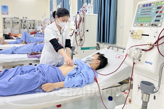 Đề nghị thực hiện chế độ thu hút tuyển dụng 52 nhân viên y tế
