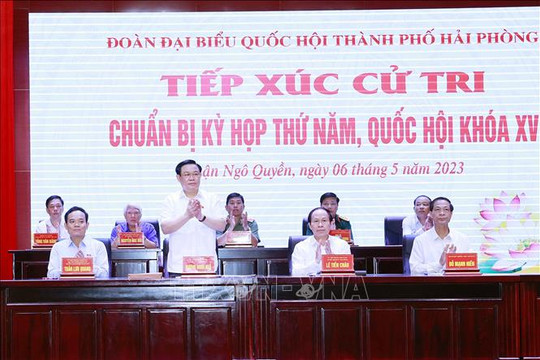 Chủ tịch Quốc hội Vương Đình Huệ tiếp xúc cử tri quận Ngô Quyền, Hải Phòng