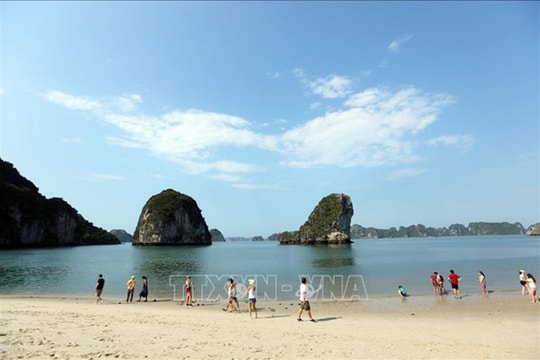 Quảng Ninh sẽ khai thác thêm nhiều bãi tắm trên Vịnh Hạ Long 