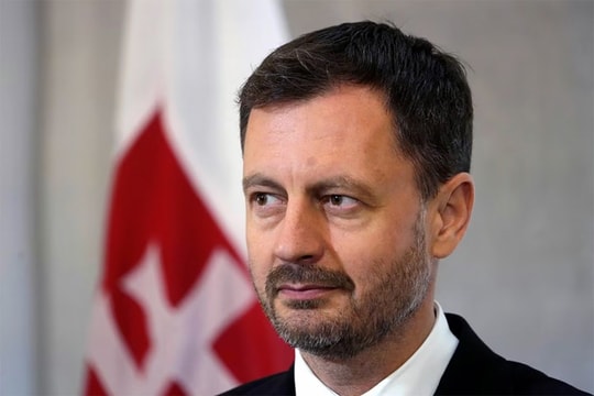 Hàng loạt bộ trưởng ra đi, Thủ tướng Slovakia xin từ chức