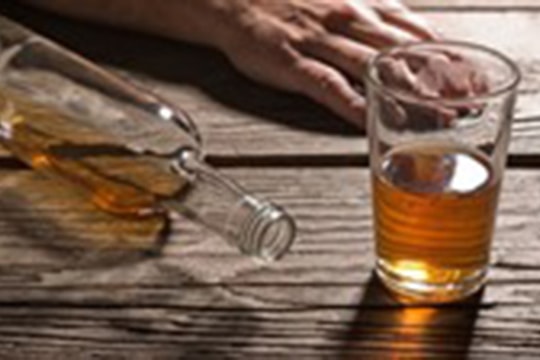 Một người ở TP Hồ Chí Minh tử vong do ngộ độc rượu nặng