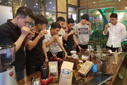 Nhu cầu tuyển dụng nhân viên pha chế đồ uống tăng