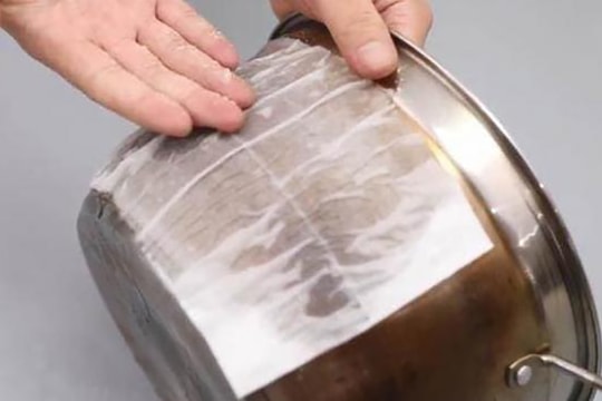 Làm sạch nồi inox sáng bóng như mới