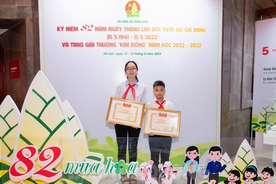 Hai liên đội trưởng xuất sắc nhận Giải thưởng Kim Đồng