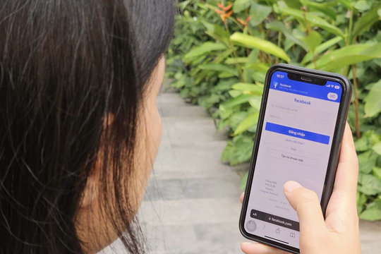 Mạng ảo, định danh thật