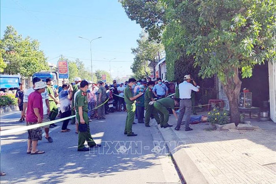 Dùng rựa chém tử vong hàng xóm sau mâu thuẫn