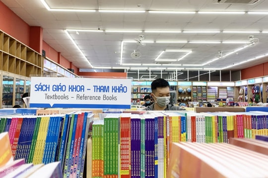 Phó Thủ tướng Trần Hồng Hà yêu cầu sớm công khai giá sách giáo khoa