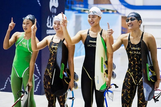 [Video] Kình ngư Phạm Thị Thu hoàn tất SEA Games 32 với cú hat trick huy chương vàng