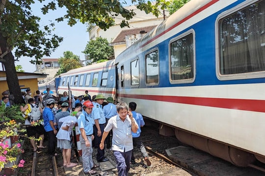 4 ngày xảy ra 2 vụ tàu trật bánh, Cục Đường sắt siết an toàn chạy tàu