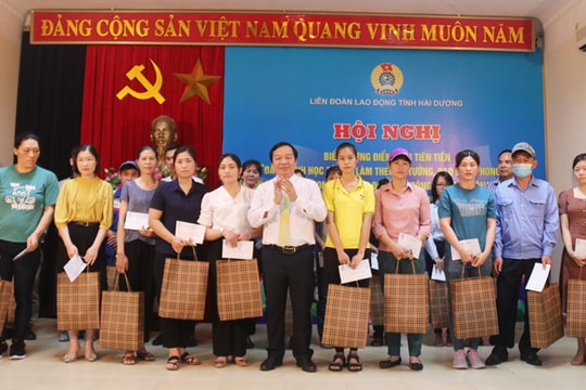 [Video] Tuyên dương người lao động học tập và làm theo gương Bác