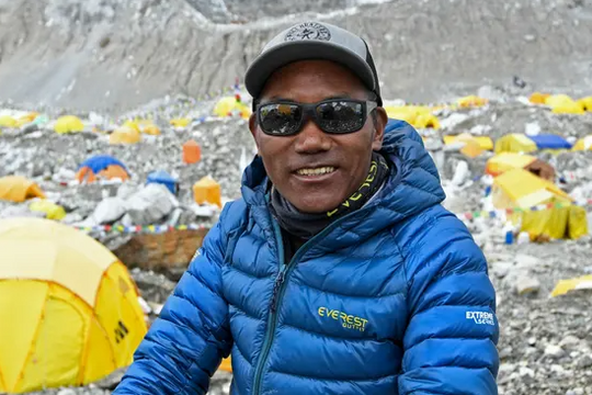 Người đàn ông lập kỷ lục thế giới 27 lần leo lên đỉnh Everest
