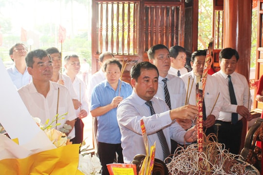 Hải Dương dâng hương, dâng hoa kỷ niệm 133 năm Ngày sinh Chủ tịch Hồ Chí Minh
