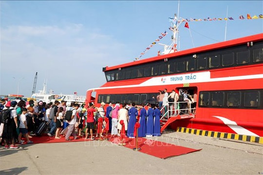 Bình Thuận đưa vào khai thác tàu cao tốc hai thân lớn