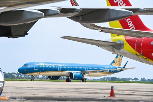 Chưa thể bỏ trần giá vé máy bay