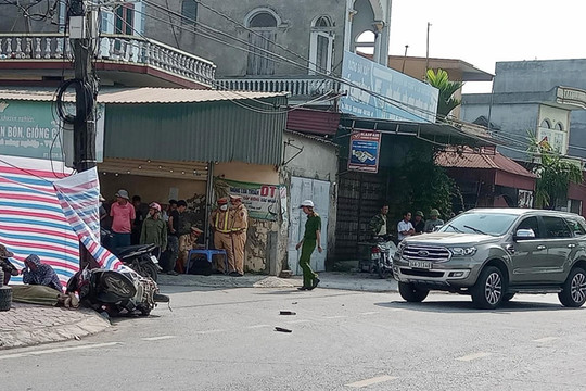 Ô tô va chạm xe máy trên đường liên xã Hợp Tiến-Thanh Quang, 2 người thương  vong