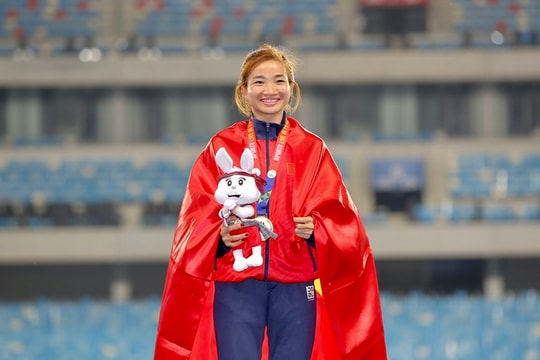 Nguyễn Thị Oanh và 36 nhà vô địch SEA Games 2023 sẽ nhận Huân chương Lao động