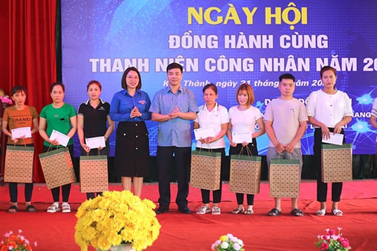 Sôi nổi Ngày hội đồng hành cùng thanh niên công nhân