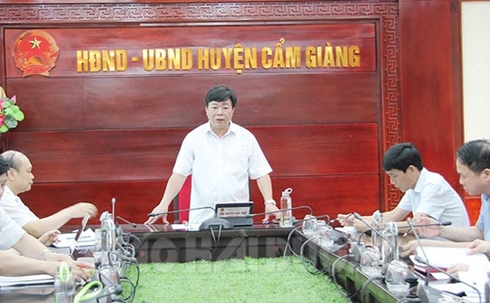 Cẩm Giàng đề nghị đẩy nhanh tiến độ thu hút đầu tư, xây dựng nhà máy xử lý rác