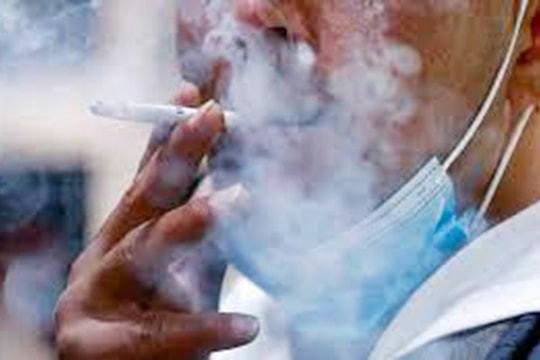 Việt Nam thuộc nhóm 15 nước nam giới hút thuốc lá nhiều nhất thế giới
