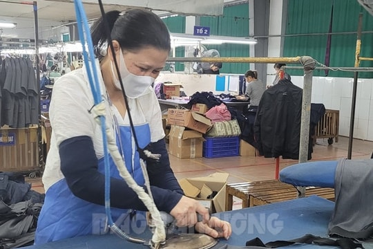 [Audio] Chưa đến tuổi hưu đã hết tuổi nghề
