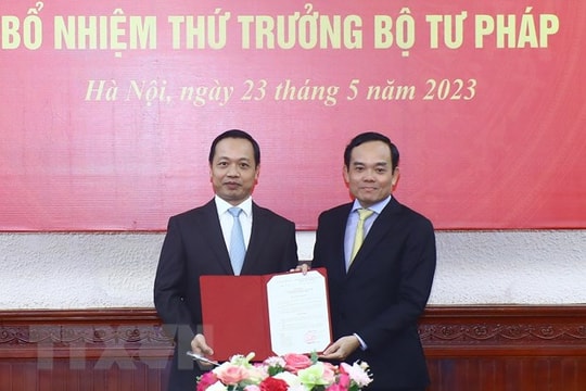 Phó Thủ tướng trao quyết định bổ nhiệm Thứ trưởng Tư pháp