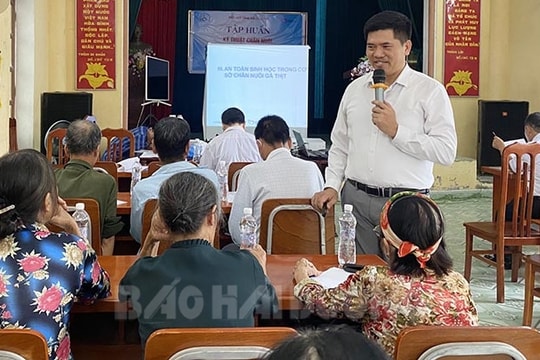 Hỗ trợ gà giống cho người khuyết tật