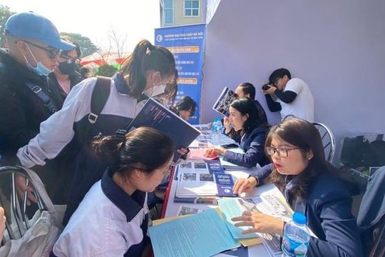 Trường Đại học Luật Hà Nội điều chỉnh điểm trúng tuyển