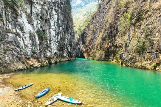 [Photos] Khau Vai pass - wild canyon in northern Vietnam