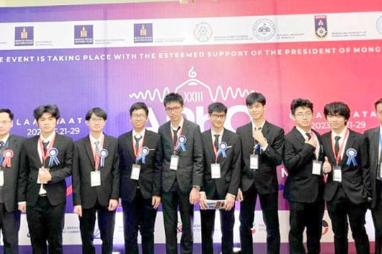 4 học sinh Việt Nam giành huy chương Olympic Vật lý châu Á