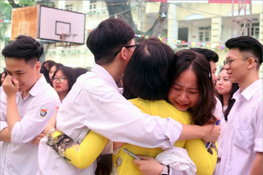 Chia tay mái trường