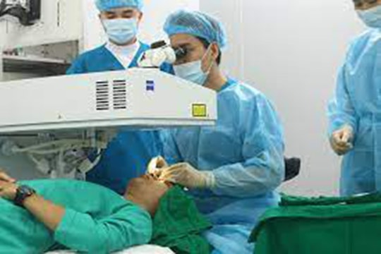 Phẫu thuật mắt miễn phí cho người dưới 20 tuổi
