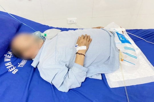Mất hai chân do biến chứng sau uống thuốc nam