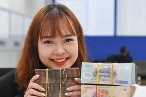 Lãi suất ngân hàng tiếp tục giảm mạnh, gửi ở đâu lãi cao nhất?