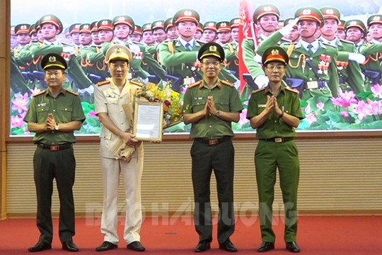 Giám đốc Công an tỉnh Hải Dương được thăng hàm đại tá trước niên hạn