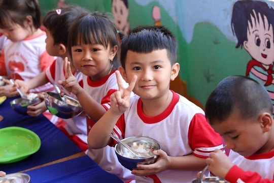 [Photos] Vietnam ensures child protection and care