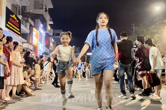[Video] Phố đi bộ đậm dấu ấn mùa hè