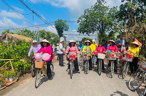 Ra mắt tour du lịch “Hoa thơm, trái ngọt vùng Đất thép” tại TP Hồ Chí Minh