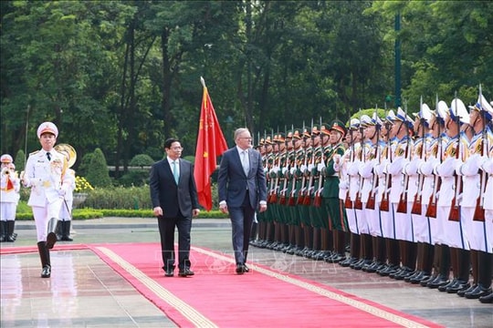 Thủ tướng Phạm Minh Chính chủ trì lễ đón Thủ tướng Australia thăm chính thức Việt Nam