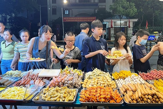 Nét chấm phá ẩm thực phố 