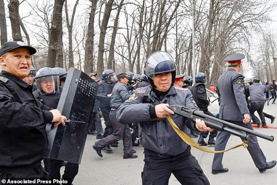 Kyrgyzstan bắt giữ 30 nghi can "âm mưu đảo chính"